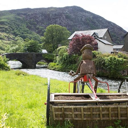 Saracens Head Hotel Beddgelert Exterior foto